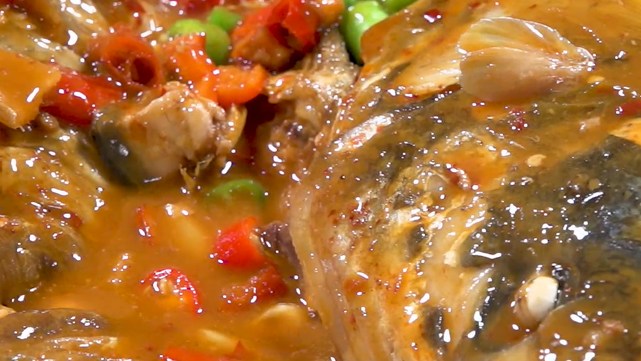 錦繡長湖烹全魚